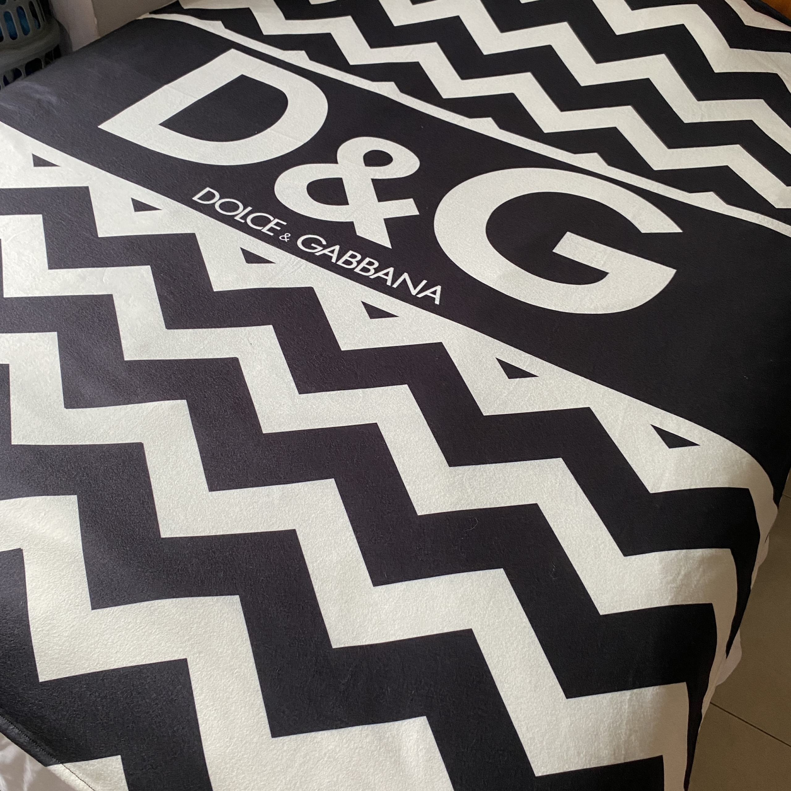 Manta DG Total Black White